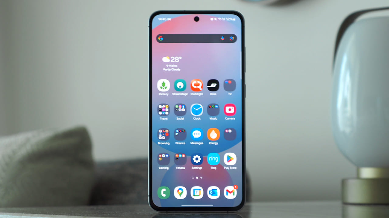 
అయితే స్మార్ట్‌ఫోన్లు, టీవీలు, ఫ్రిడ్జ్‌లు, వాషింగ్ మెషిన్ల ఏసీల తయారీకి అవసరమయ్యే ముడి సరుకు ధరలు గత కొద్ది నెలలుగా పెరుగుతున్నాయి. ఇక వాటిల్లో వాడే చిప్‌లకు కొరత, పెరుగుతున్న ద్రవ్యోల్బణం వల్ల కంపెనీలు ధరలను పెంచేస్తున్నాయి. వచ్చే నెల నుంచి ధరలను మరింత పెంచేందుకు సిద్దమవుతున్నాయి. ఖర్చులు పెరుగుతుండటం వల్ల ధరలను నియంత్రించలేకపోతున్నామని, తమ చేతుల్లో ఏమీ లేదని కంపెనీలు తేల్చేస్తున్నాయి.