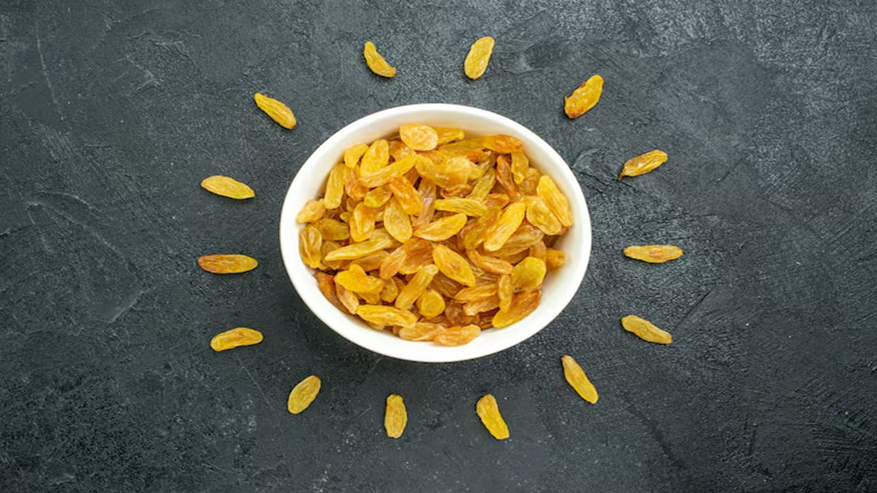 Raisin water: వేసవిలో ఉదయాన్నే నానబెట్టిన కిస్‌మిస్‌ నీళ్లతో పాటు తింటే ఎన్ని హెల్త్ బెనిఫిట్స్ తెలుసా?