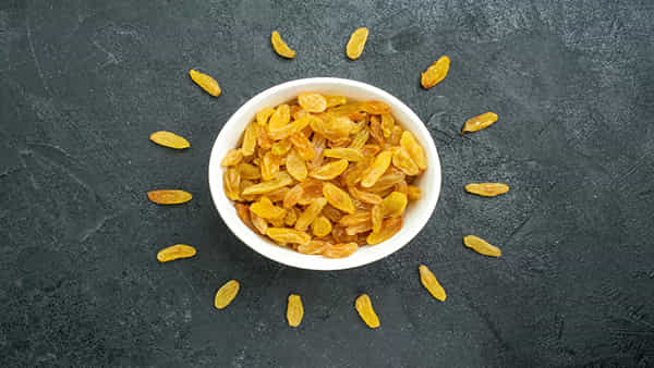 Raisin water: వేసవిలో ఉదయాన్నే నానబెట్టిన కిస్మిస్ నీళ్లతో పాటు తింటే ఎన్ని హెల్త్ బెనిఫిట్స్ తెలుసా?