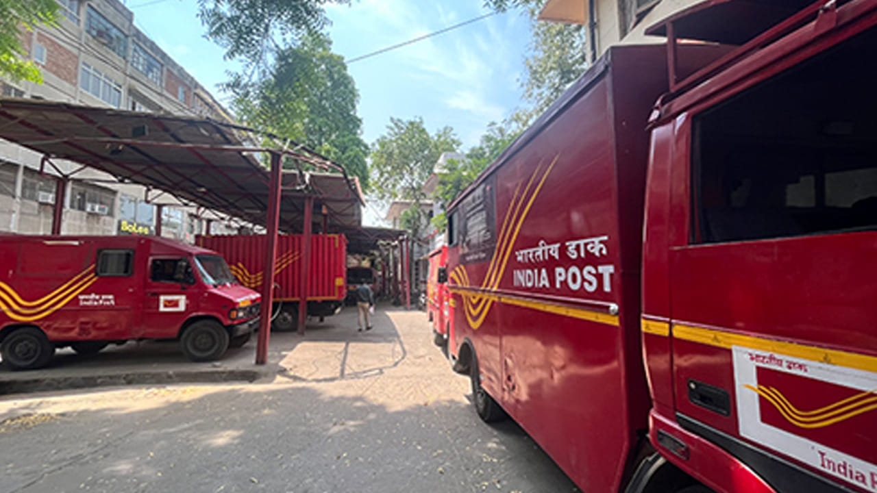 ప్రారంభంలో ఈ ఆరు నగరాల్లో ఈ సేవ అందుబాటులో ఉండనున్నాయి. 24 గంటల కొత్త స్పీడ్ పోస్ట్ సర్వీస్ ప్రారంభంలో దేశంలోని ఆరు ప్రధాన నగరాల్లో అందుబాటులో ఉంటుంది. వీటిలో ఢిల్లీ, ముంబై, చెన్నై, కోల్కతా, బెంగళూరు, హైదరాబాద్ ఉన్నాయి. ఈ నగరాల మధ్య పంపిన పార్శిల్లను మరుసటి రోజు డెలివరీ చేయడమే లక్ష్యం.