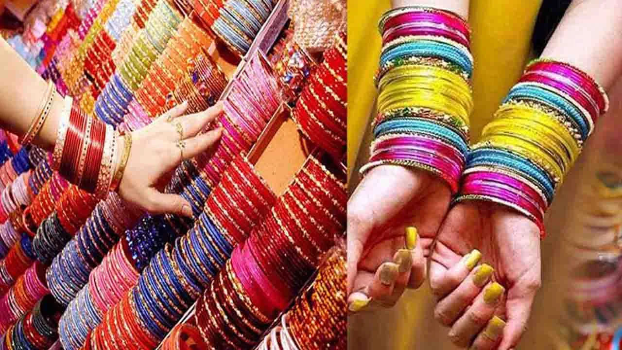 విరిగిన గాజులు ధరిస్తున్నారా: చాలామంది మహిళలు తమకు ఇష్టమైన గాజులు కొద్దిగా పగిలినా లేదా విరిగినా, వాటిని అలాగే ధరిస్తుంటారు. లేదా తర్వాత బాగు చేయించవచ్చని భావిస్తారు. విరిగిన గాజులు ధరించడం వల్ల ఇంట్లోకి పేదరికం వస్తుందని, ఇది భర్త ఆరోగ్యానికి కూడా హానికరమని పెద్దలు చెబుతుంటారు. ఒకవేళ గాజు విరిగిపోతే, దానిని నిర్లక్ష్యంగా పడేయకుండా ఏదైనా చెట్టు మొదట్లో ఉంచడం మంచిది.