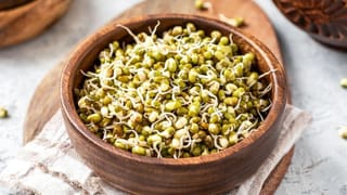 Vegetable Cleaning Tips: కూరగాయలపై పురుగుమందుల భయమా? ఇలా కడిగితే రసాయనాలు మాయం!