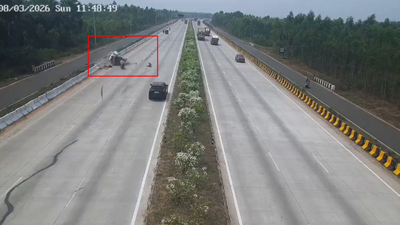 Amdhra: గుండె ధైర్యం ఎక్కువగా ఉన్నవారే ఏపీలోని ఈ యాక్సిడెంట్ వీడియో చూడండి..