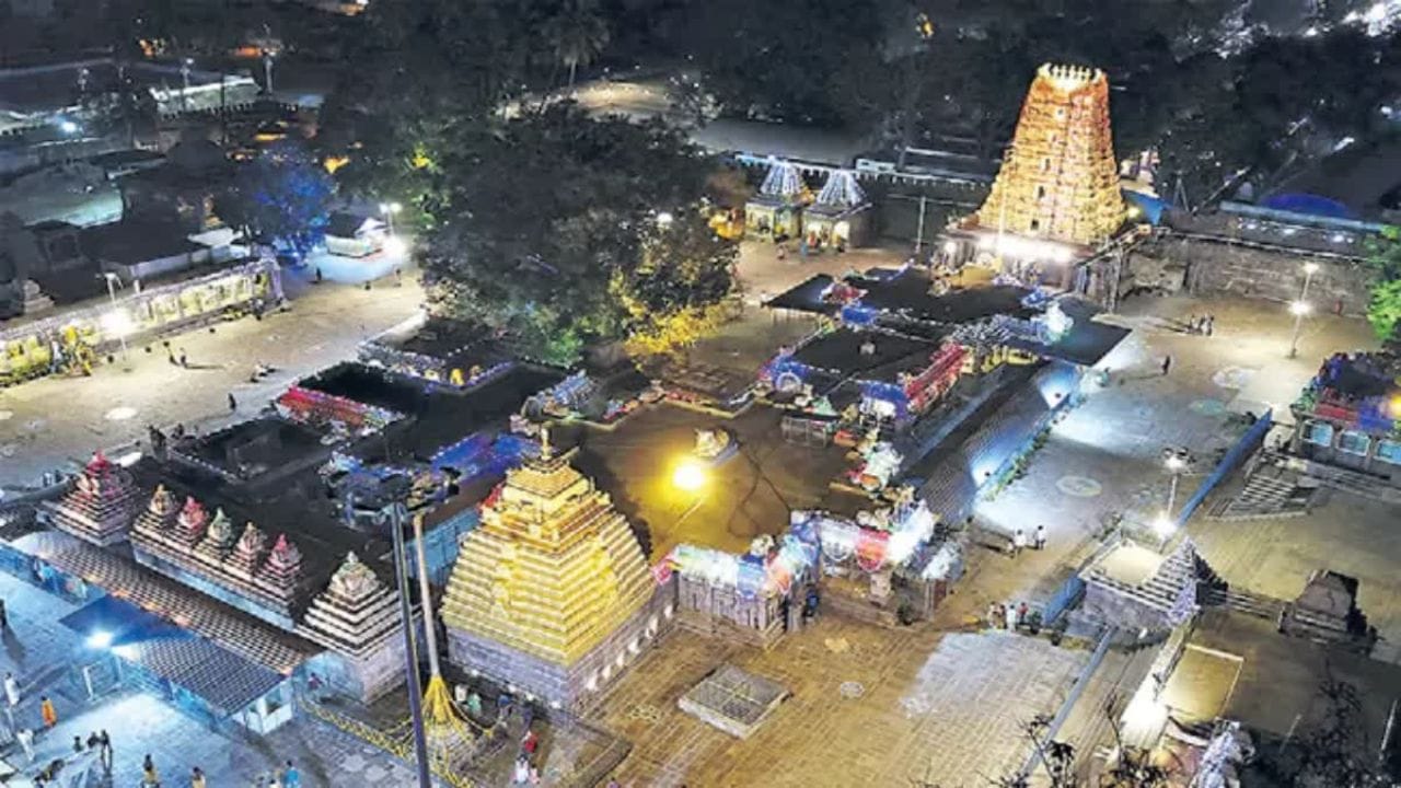 Srisailam : శ్రీశైలం మల్లన్న ఆలయానికి రికార్డ్ స్థాయిలో ఆదాయం.. నెల రోజుల్లో రూ. 7.19 కోట్లు!