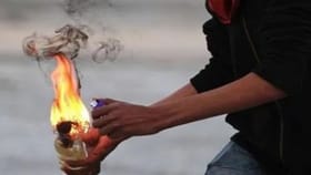 సర్పంచ్ కుటుంబంపై పెట్రోల్‌ పోసి నిప్పంటించినన యవకుడు