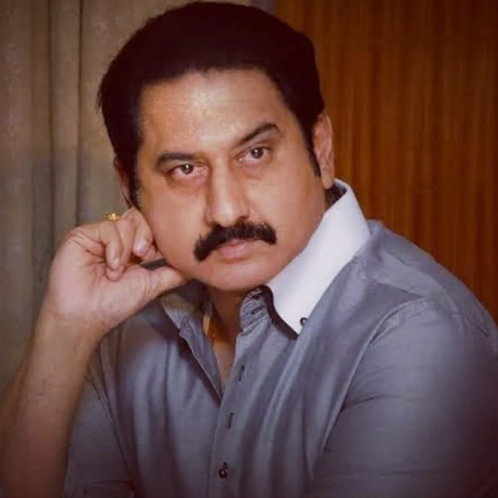 ఈ పాత్రకు నాగార్జున వయస్సు, ఇమేజ్‌కు సరిపడే నటుడు అవసరమని, ఆ సమతుల్యత కోసమే ఈ పాత్ర తనను వరించిందని ఆయన వివరించారు. శోభన్ బాబు అప్పటికే నటన నుండి రిటైర్ అయ్యారని కూడా ఆయన గుర్తు చేశారు. ఈ చిత్రాన్ని కే.రాఘవేంద్రరావు, నటులు, సాంకేతిక నిపుణులందరూ ఎంతో నిష్టగా, భక్తి శ్రద్ధలతో చేశారని అన్నారు. 