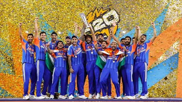 Team India Prize Money : 21 నెలల్లో 4 ఐసీసీ కప్పులు.. నాలుగు ట్రోఫీలకు టీమిండియాకు బీసీసీఐ ఇచ్చిన నజరానా ఎంతో తెలుసా?