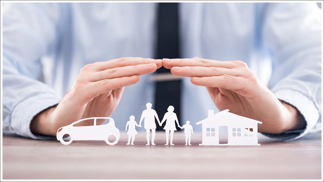  జీవిత బీమా పాలసీ మెచ్యూరిటీ: మీ జీవిత బీమా పాలసీ మెచ్యూర్ అయినప్పుడు లేదా పాలసీదారు మరణించినప్పుడు, నామినీకి డబ్బు అందినప్పుడు ఆ సొమ్ముపై పన్ను ఉండదు. కొనుగోలు సమయంలో చెల్లించిన ప్రీమియం, హామీ మొత్తంలో 10% మించకూడదనేది ఏకైక షరతు. ఒకవేళ పాలసీదారు మరణించి, నామినీకి మరణ ప్రయోజనం అందినట్లయితే ఈ మొత్తంపై ఎటువంటి గరిష్ట పరిమితి లేకుండా పూర్తిగా పన్ను ఉండదు.