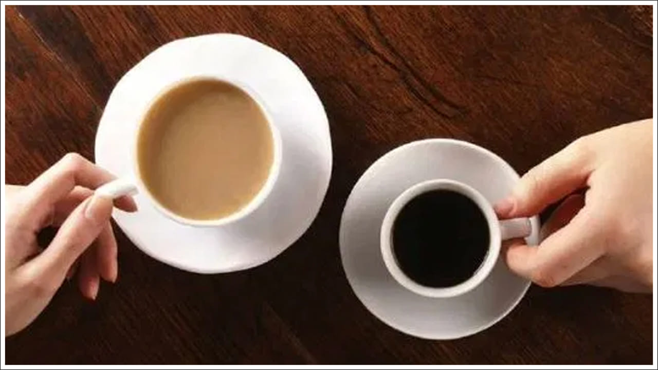  టీ ఎక్కువగా తాగడం వల్ల అసిడిటీ, కడుపు నొప్పి, గుండెల్లో మంట వంటివి వస్తాయి. టీ ఎక్కువగా తాగడం వల్ల రక్తహీనత కూడా వస్తుంది. అందుకే మీరు ఎంత టీ తాగుతారనే విషయంలో జాగ్రత్తగా ఉండటం ముఖ్యం. (నోట్‌: ఇందులోని అంశాలు కేవలం అవగాహన కోసం మాత్రమే. నిపుణుల సలహాలు, సూచనల మేరకు అందించడం జరిగింది. ఏవైనా సందేహాలు ఉంటే నిపుణులను సంప్రదించండి.)