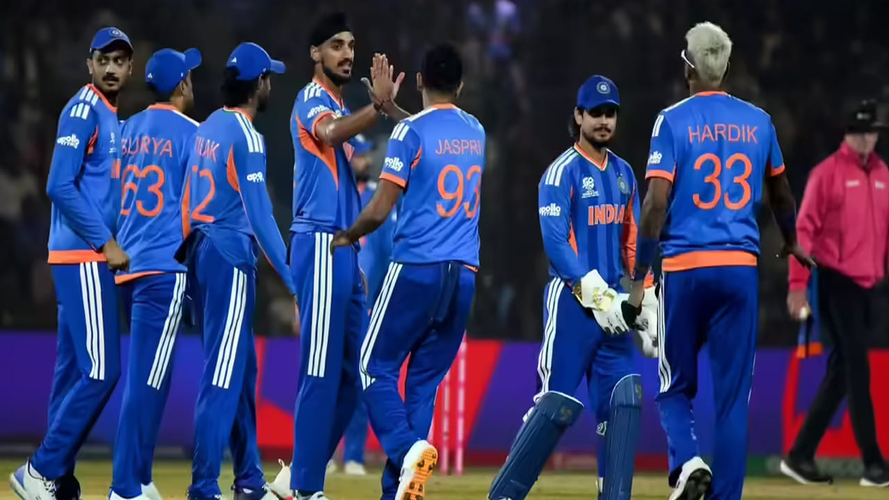 సాధారణంగా నల్లమట్టి పిచ్చులు మ్యాచ్‌ గడుస్తున్న కొద్దీ నెమ్మదిస్తాయి, స్పిన్నర్లకు అనుకూలంగా మారుతాయి. కానీ ఎర్రమట్టి పిచ్చులు పేసర్లకు సహకరిస్తూనే, బ్యాటర్లకు మంచి స్కోర్లు చేసే అవకాశాలు ఇస్తాయి. ఈ రెండింటి కలయిక వల్ల ఆదివారం నాటి ఫైనల్ మ్యాచ్ అత్యంత రసవత్తరంగా సాగనుంది. బంతి బ్యాట్‌పైకి వేగంగా వస్తుంది కాబట్టి, సంజూ శాంసన్, అభిషేక్ శర్మ, సూర్యకుమార్ యాదవ్ వంటి ఆటగాళ్లు భారీ షాట్లు ఆడే అవకాశం ఉంది. 