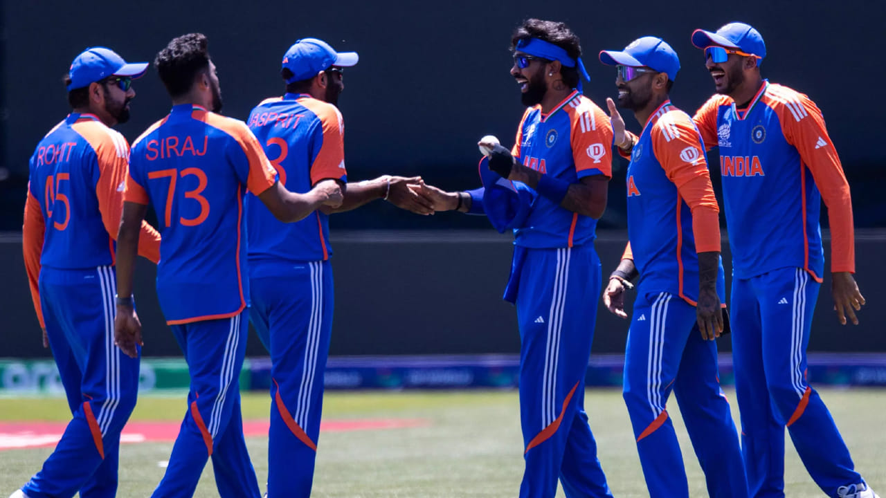 ప్రపంచకప్ గెలవడం అంటే ఏమిటి, ఆ గెలుపు రుచి ఎలా ఉంటుందో కుర్రాళ్లకు వివరించానని, దానిని దృష్టిలో ఉంచుకొని ద్వైపాక్షిక సిరీస్‌ల నుంచి ఈ మెగా టోర్నీ వరకు ప్రతి ఆటగాడు బాధ్యతగా ఆడాడని కొనియాడారు. జట్టులోని ప్రతి ఒక్కరూ ఆ గెలుపు తాలూకు ఆకలిని అర్థం చేసుకొని ముందుకు సాగడం వల్లే ఈ విజయం సాధ్యమైందని ఆయన స్పష్టం చేశారు.