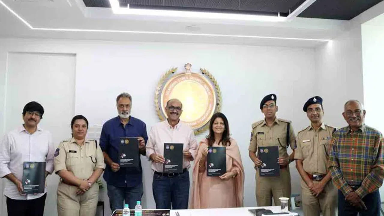 Telugu Cinema : సినిమా రికార్డ్‌ చేస్తే.. మూడేళ్ల జైలు శిక్ష.. పైరసీపై ఉక్కుపాదం.. స్పెషల్ యాంటీ పైరసీ యూనిట్‌ ప్రారంభం..