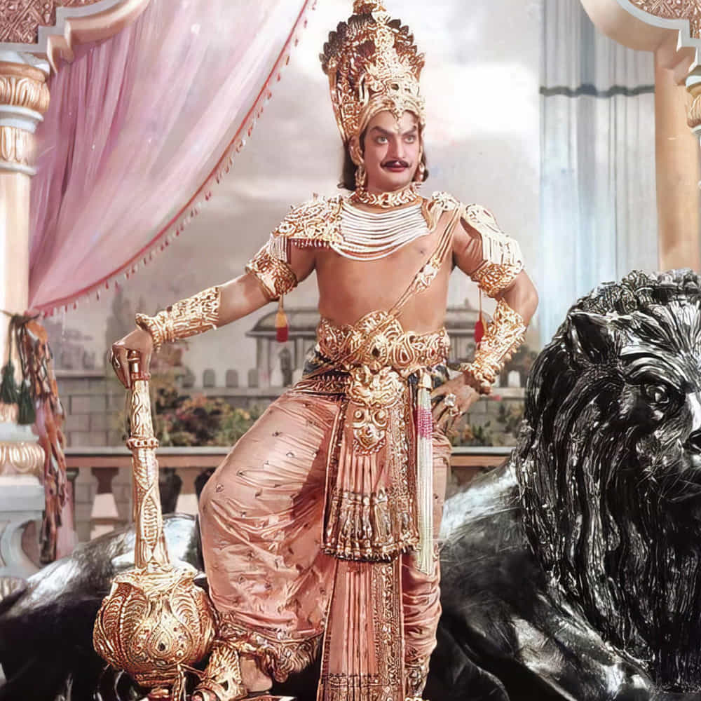 1977 దాన వీర సూర కర్ణ: నందమూరి తారకరామారావు మూడు పాత్రల్లో నటించిన ఈ సినిమా చూడటానికి ఆడియన్స్ విపరీతంగా తరలివచ్చారు. ఎన్టీఆర్ పౌరాణిక డైలాగులు వినడానికి చుట్టుపక్కల గ్రామాల నుంచి జనం ఎడ్లబండ్లు కట్టుకుని రావడం అప్పట్లో ఒక పెద్ద విశేషం.
