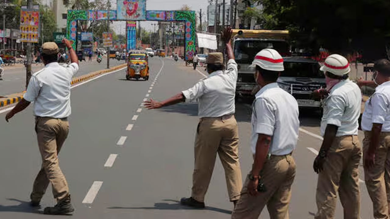 Hyderabad: వాహనదారులకు అలర్ట్.. హైదరాబాద్లో ట్రాఫిక్ ఆంక్షలు.. ఎక్కడో తెలుసా?
