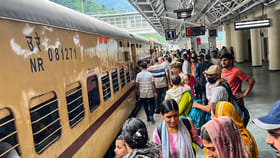 రైలులో ఫోన్‌ పోతే.. వెంటనే ఇలా చేయండి!