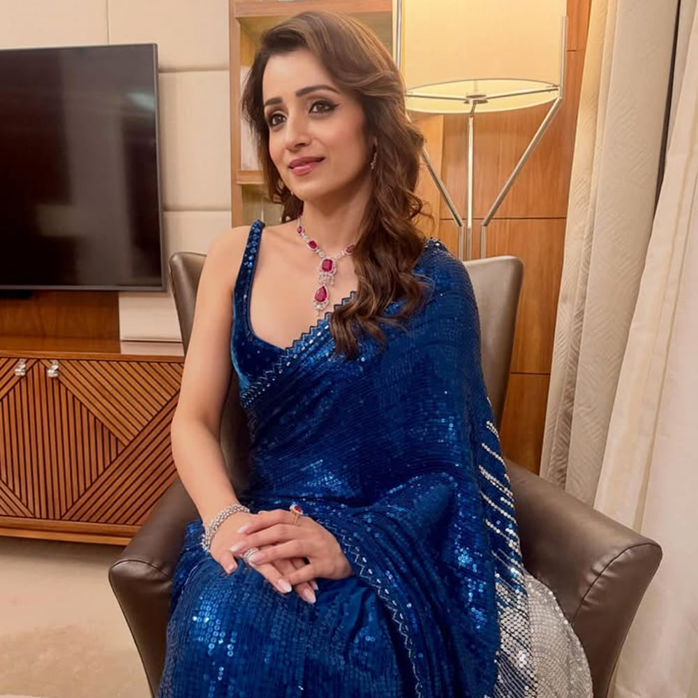 ఆమె ఎవరో కాదు స్టార్ హీరోయిన్ త్రిష. ఈ ఈ అందాల భామ గురించి ప్రత్యేకంగా చెప్పాల్సిన అవసరం లేదు. తెలుగు, తమిళ్ భాషల్లో స్టార్ హీరోయిన్ గా రాణిస్తుంది త్రిష. కాగా ఈ బ్యూటీ సినిమాల్లోకి రాక ముందు క్రిమినల్ సైకాలజిస్ట్ అవ్వాలనుకుందట.