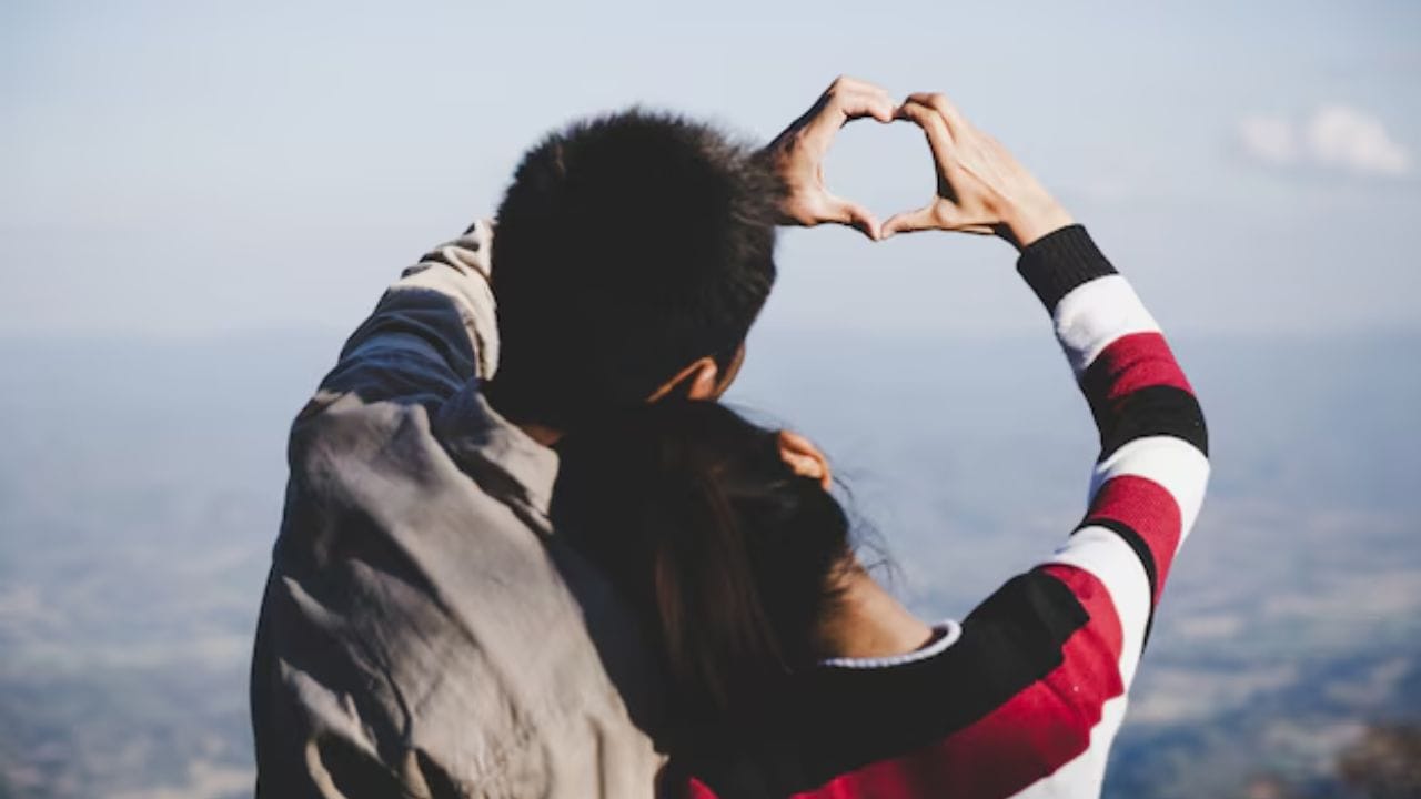 Love: ఒక వ్యక్తి జీవితంలో ఎన్ని సార్లు ప్రేమలో పడతారో తెలుసా?.. తాజా సర్వేలో ఊహించని విషయాలు!