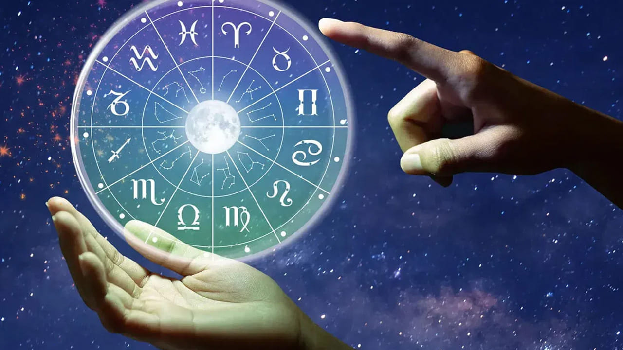 ప్రతి ఉగాదికి కొత్త క్యాలెండర్ వస్తుంది. అలాగే, ఈ కొత్త ఏడాదిలో 12 రాశుల్లో రెండు రాశుల వారికి విపరీతమైన కష్టాలు మొదలు అవ్వనున్నాయని జ్యోతిష్యు నిపుణులు చెబుతున్నారు. ఆ రెండు రాశులేంటో ఇక్కడ చూద్దాం.. 