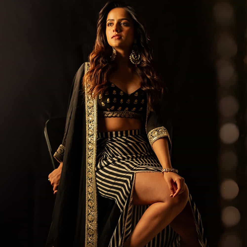 షార్ట్ ఫిల్మ్స్, సినిమాలు, ఇన్ స్టా రీల్స్ ద్వారా భారీ ఫ్యాన్ బేస్ సంపాదించుకుంది. ఆతర్వాత హీరోయిన్ గా మారి సినిమాలు చేసింది. తొలి సినిమాతోనే మంచి విజయాన్ని అందుకుంది, బేబీ సినిమాతో హీరోయిన్ గా ఎంట్రీ ఇచ్చింది. ఈ సినిమా ఊహించని విజయాన్ని అందుకుంది.