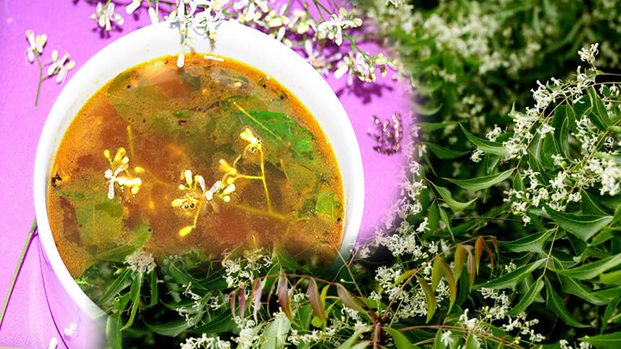 ఇప్పుడు చింత పండు తీసుకొని, దానిని శుభ్ర పరిచి , రసం తీయాలి. అందులో వేప పువ్వు, బెల్లం తురుము, పసుపు వేసి మంచిగా కలుపుకోవాలి. ఇప్పుడు స్టవ్ ఆన్ చేసి, ఈ రసాన్ని తక్కువ మంటపై మంచిగా ఉడికించుకోవాలి. రసం బాగా మరిగిన తర్వాత అందులో నెయ్యిలో వేయించిన కందిపప్పు, పౌడర్ వేసి మంచిగా కలుపుకోవాలి.