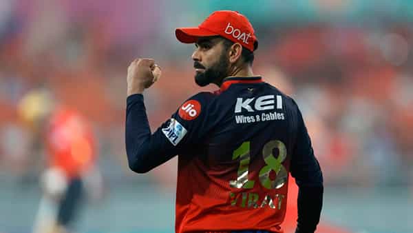 ముంబై గడ్డపై కోహ్లీ విశ్వరూపం.. ఐపీఎల్ చరిత్రలో సరికొత్త రికార్డు సృష్టించిన రన్ మెషిన్!