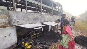 విజయనగరంలో అర్ధరాత్రి సెగలు.. కాలి బూడిదైన ప్రైవేట్ బస్సు!