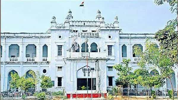 పోలీసులు, న్యాయవాదులను ఉరుకులు పరుగులు పెట్టిన మెయిల్.. అసలేం జరిగిందంటే..?