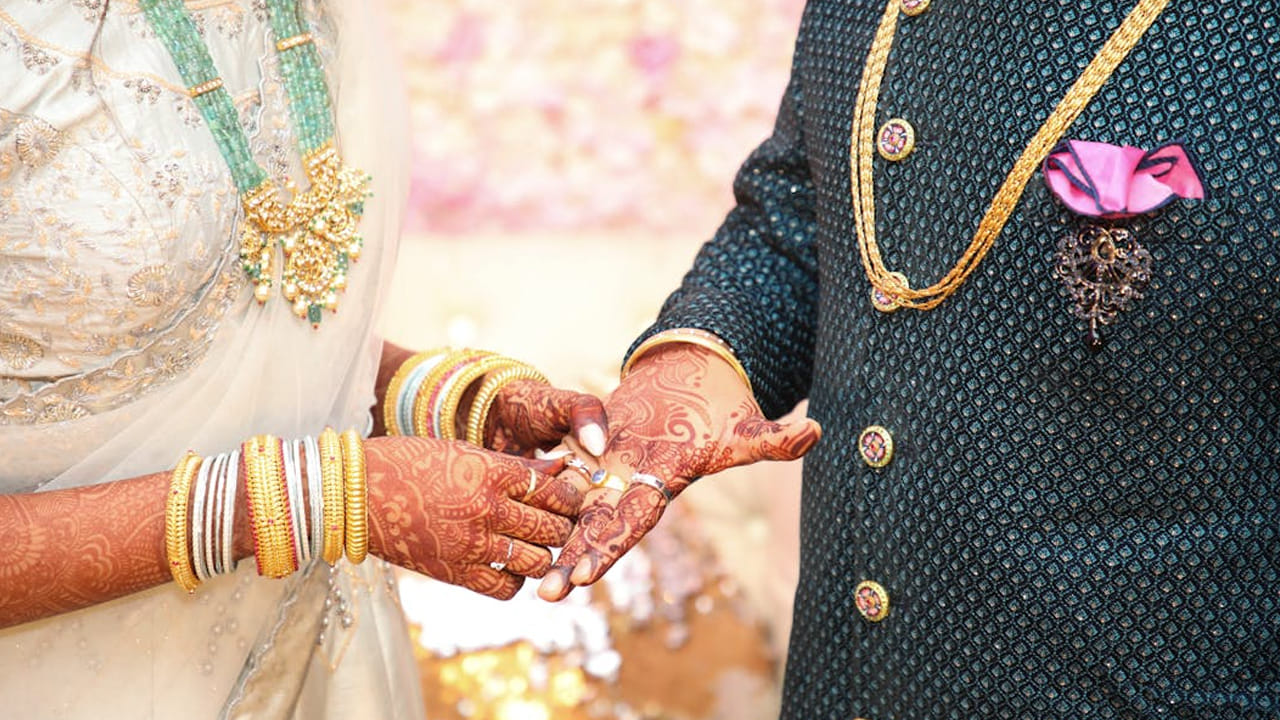 ఇంటి మొదటి కొడుకు,  వివాహం చేసుకొని, గృహస్థాశ్రమంలోకి వెళ్తాడు. సంతానం ద్వారా పితృరుణం తీర్చుకుంటాడు. అయితే అన్నకంటే ముందు తమ్ముడు వివాహం చేసుకోవడం వలన గృహస్థాశ్రమంలోకి అన్న కాకుండా, తమ్మడు ప్రవేశం జరుగుతుంది, ఇది క్రమబద్ధతను భంగపరచడమే కాకుండా, ఇంటిలో అనేక సమస్యలకు కారణం అవుతుందంట.