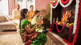 పూజ గదిలో మీరు చేసే ఈ ఒక్క తప్పుతో మీ ఇంట్లో ఏం జరుగుతుందంటే..?