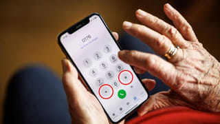 Viral Video: CM హెలికాఫ్టర్‌ ల్యాండ్ టైంలో.. పోలీసులకు ముచ్చెమటలు పచ్చించిన సీన్! వీడియో వైరల్