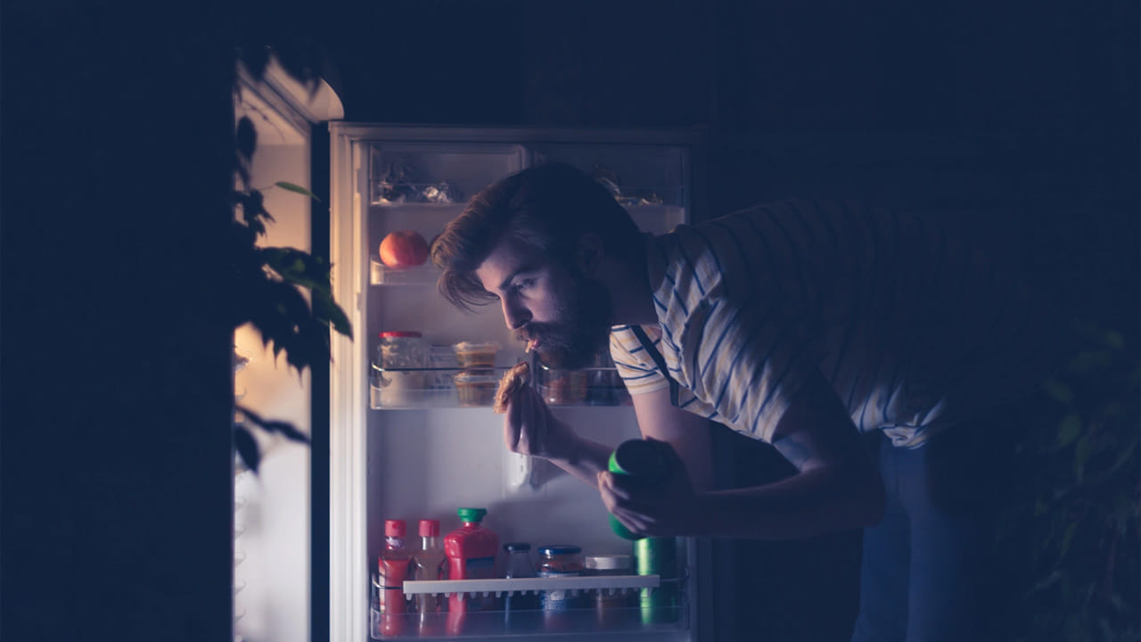 Foods to Avoid Before Bed: రాత్రి పూట ఈ ఆహారాలు తినే అలవాటు మీకూ ఉందా? ఐతే మీరు విషం తీసుకుంటున్నట్లే..