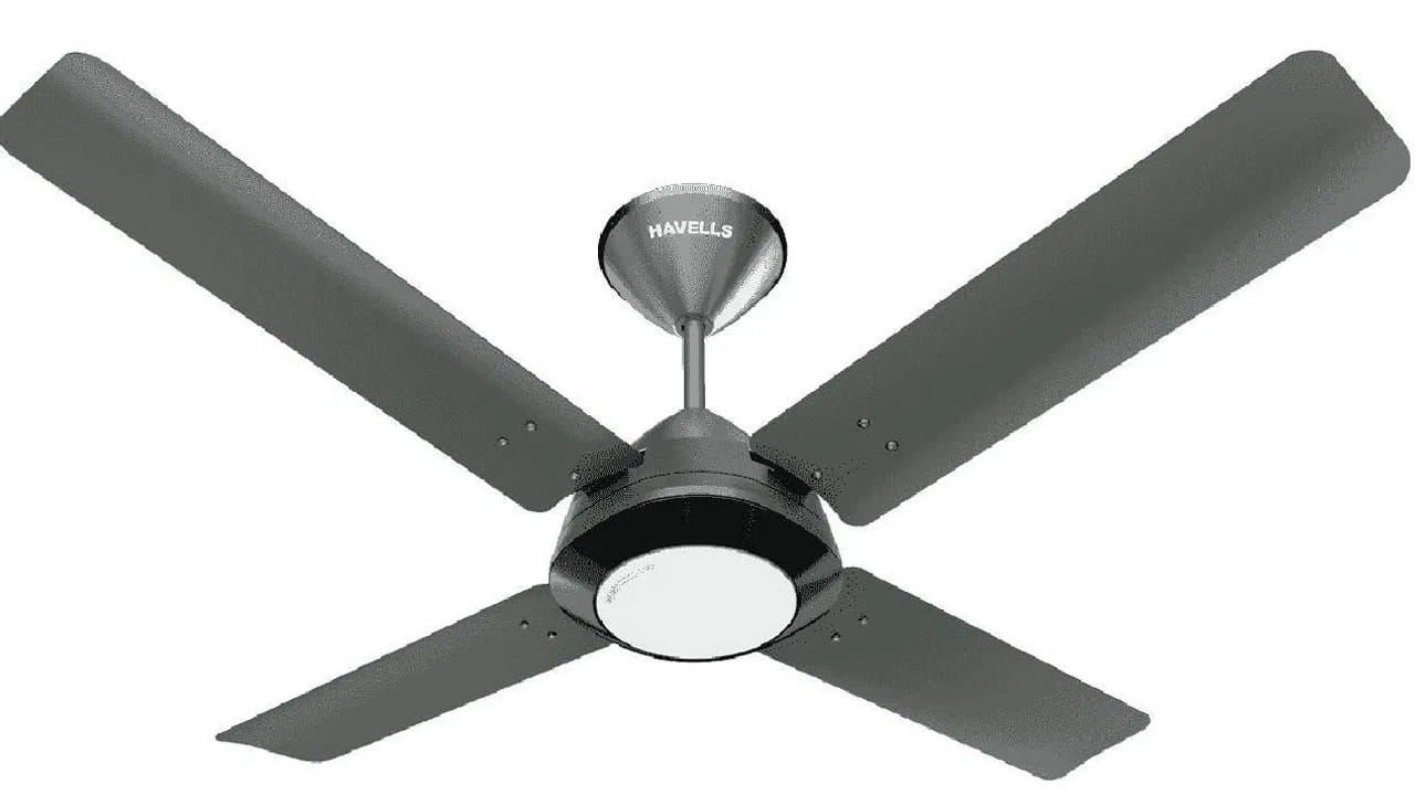 ఫ్యాన్ ఇచ్చే గాలి కేవలం రెక్కల సంఖ్యపైనే కాదు, ఆ రెక్కల కోణం (Angle), మోటార్ సామర్థ్యం, మీ గది పరిమాణంపై కూడా ఆధారపడి ఉంటుంది. కొనేముందు ఫ్యాన్ RPM, CMM (Cubic Meters per Minute) రేటింగ్‌ను చెక్ చేయడం మర్చిపోకండి. అంతేగానీ, ఎక్కువ రెక్కలు ఉంటే ఎక్కువ గాలి వస్తుందనే కేవలం అపోహ మాత్రమే అంటున్నారు నిపుణులు. 