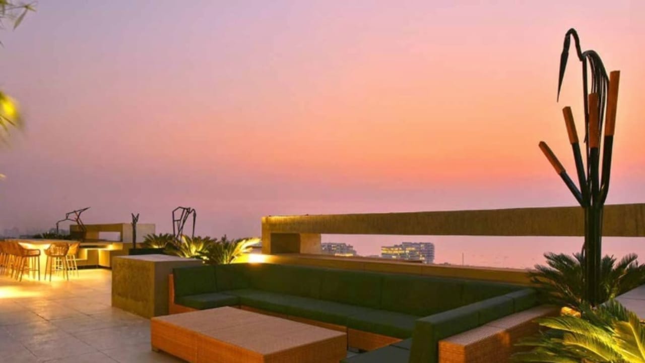 A Virtual Tour Of The Sea Facing Luxury Apartment Of Jackie Shroff