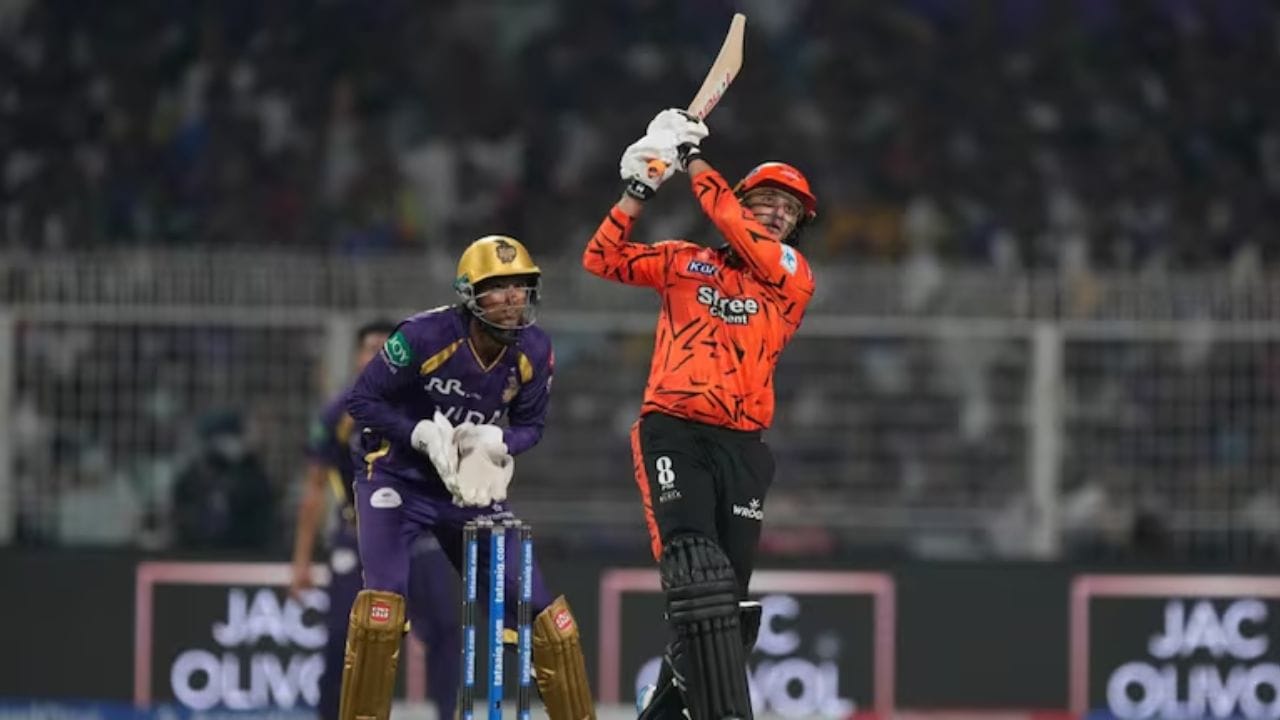 2026లో అభిషేక్ శర్మ ఖాతా తెరవడంలో విఫలమవడం ఇది ఆరోసారి. జనవరి 21 నుంచి ఏప్రిల్ 5 వరకు జరిగిన టీ20 సిరీస్‌లో, అభిషేక్ మొత్తం 75 రోజుల్లో 14 టీ20 మ్యాచ్‌లు ఆడాడు. వీటిలో అతను ఆరుసార్లు డకౌట్ అయ్యాడు. న్యూజిలాండ్‌తో జరిగిన టీ20 సిరీస్‌లో కూడా అభిషేక్ రెండుసార్లు ఖాతా తెరవడంలో విఫలమయ్యాడు.