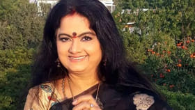 ఆ ప్రొడ్యుసర్ డ్రెస్ మార్చుకుంటుండగా తలుపు తీసి లోపలికి వచ్చాడు.