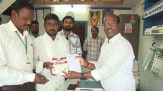 Telangana: పొదల్లో కుప్పలు తెప్పలుగా కనిపించిన గుండ్రని వస్తువులు.. చూద్దామని దగ్గరకెళ్లగా