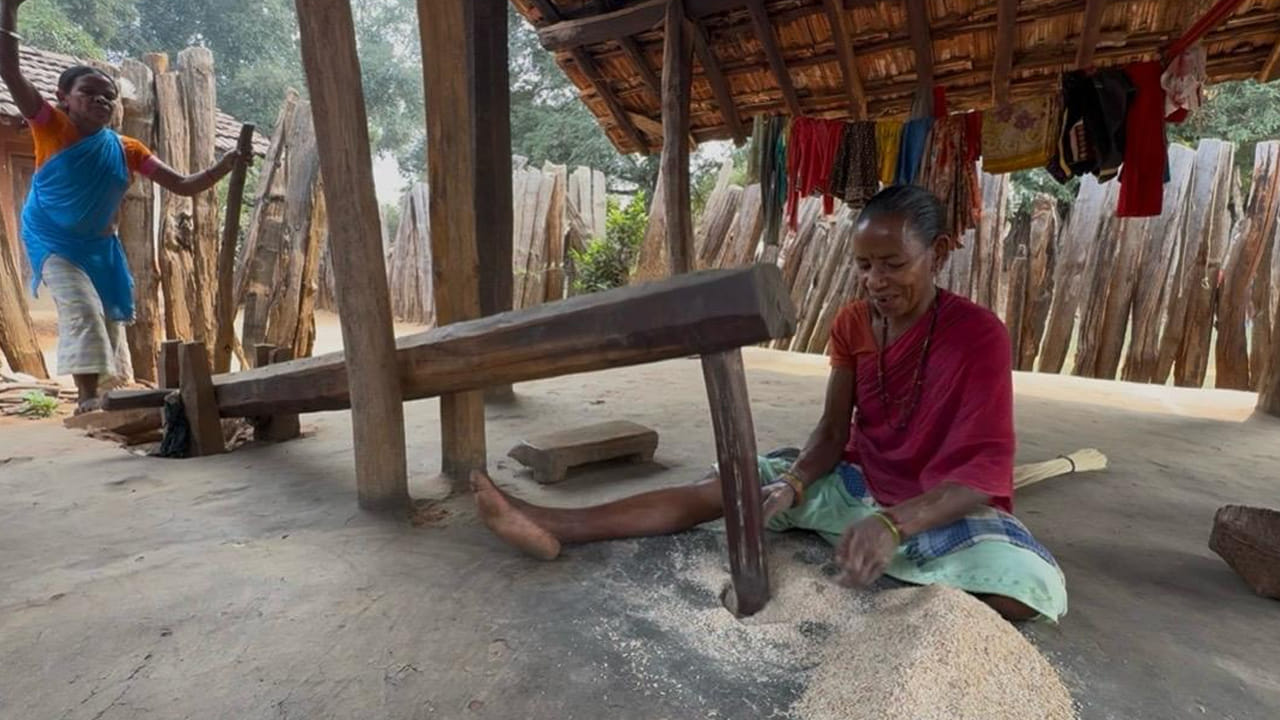 దంపుడు బియ్యం ప్రకృతి సహజసిద్ధమైన ఆహార పదార్థాలను వినియోగించడం ద్వారా.. వందేళ్ల పాటు బతకవచ్చని పేర్కొంటున్నారు గిరిజనులు..  అంతేకాకుండా.. అనారోగ్య సమస్యలు కూడా దూరమవుతాయని పేర్కొంటున్నారు.