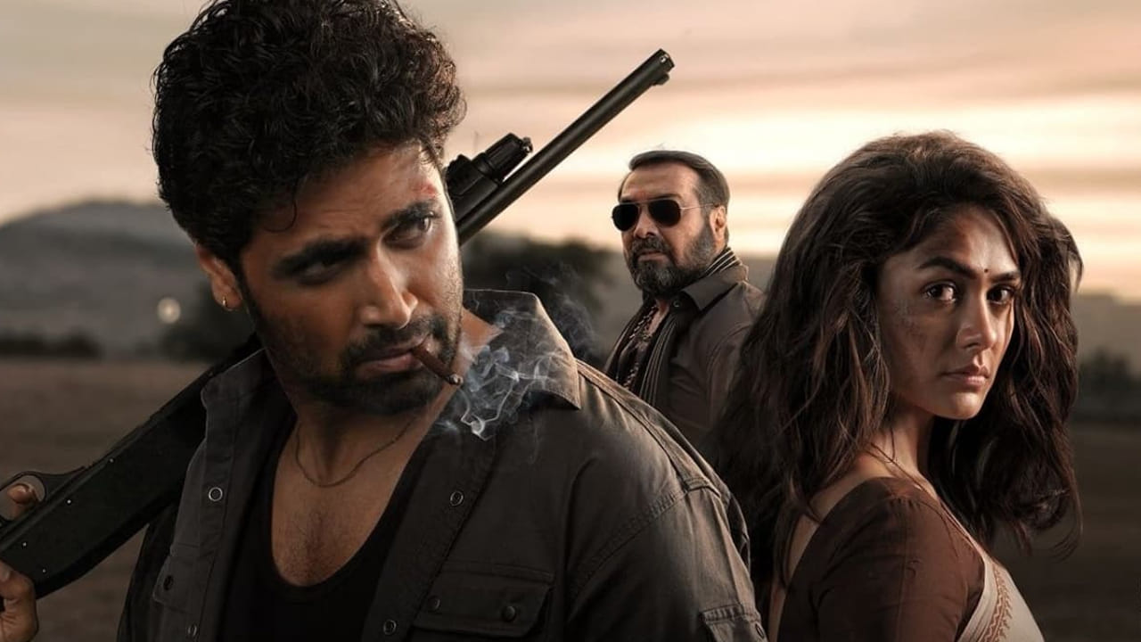 Dacoit Movie: అడివి శేష్ సినిమాకు అద్దిరిపోయే కలెక్షన్లు..  రెండు రోజుల్లో డెకాయిట్‌కు ఎన్ని కోట్లు వచ్చాయంటే?