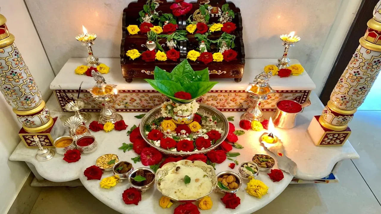 నోట్ : ఈ వార్తలలో ఇవ్వబడిన సమాచారం మత విశ్వాసాలపై ఆధారపడి ఉంది. పాఠకుల ఆసక్తి మేరకు.. పలువురు పండితుల సూచనలు, వారి తెలిపిన అంశాల ఆధారంగా అందించినవి మాత్రమే.. వీటిలో ఎలాంటి శాస్త్రీయ ఆధారాలు లేవని పాఠకులు గమనించాలి. టీవీ9 తెలుగు దీనిని ధృవీకరించలేదు