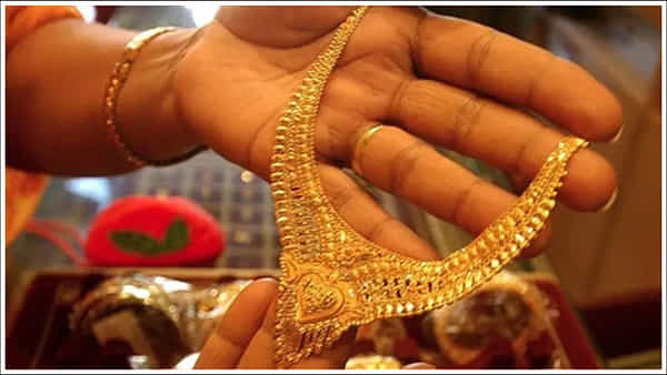 Akshaya Tritiya 2026: అక్షయ తృతీయకు బంగారం బుక్ చేసుకోవడం మంచి ఆలోచనా?