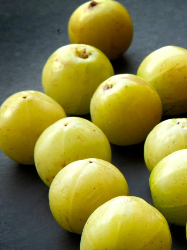 మండే ఎండల్లో ఉసిరి తినొచ్చా.. కానీ, వారికి మాత్రం చాలా డేంజర్