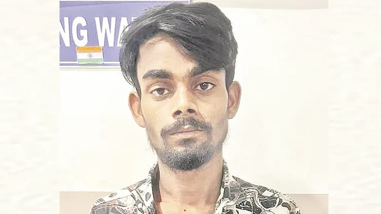 Hyderabad: దొంగ ఇంట్లో సోదాలు చేస్తుండగా చెత్త కుప్పలో కనిపించినవి చూసి కళ్లు జిగేల్..