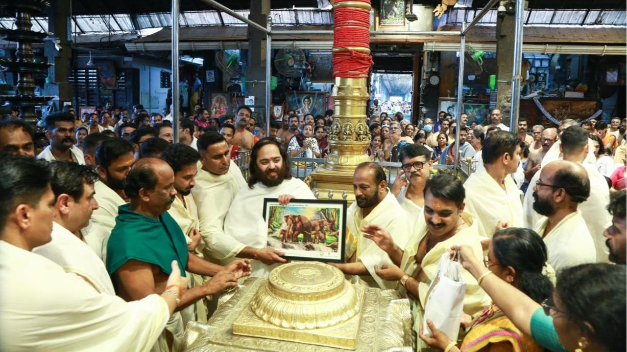 మరోసారి భక్తి చాటుకున్న అనంత్ అంబానీ.. పురాతన ఆలయ అభివృద్ధి కోసం రూ.12 కోట్లు విరాళం