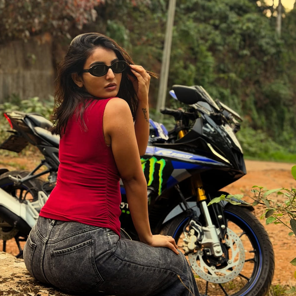 వకీల్ సాబ్ తర్వాత మ్యాస్ట్రో, ఊర్వశివో రాక్షసివో, శాకుంతం, మళ్లీపెళ్లి, పొట్టేల్, తంత్ర తదితర సినిమాలతో క్రేజీ హీరోయిన్ గా మారిపోయింది. అనన్య నటించిన శ్రీకాకుళం షెర్లాక్ హోమ్స్ సినిమా కూడా సూపర్ హిట్ గా నిలిచింది.  ఇందులో ఆమె పోషించిన పాత్రకు విమర్శకుల ప్రశంసలు దక్కాయి.