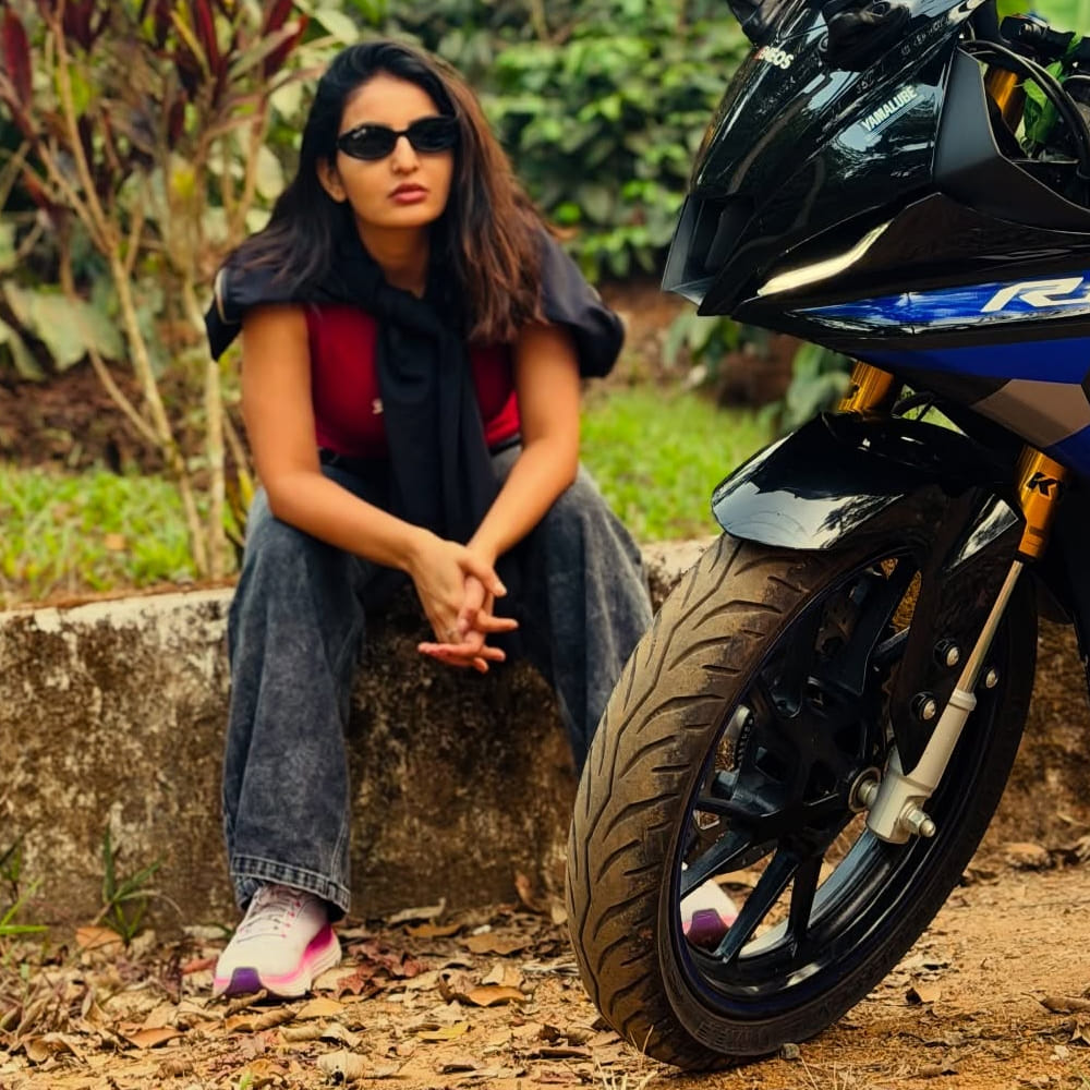 షాదీ అనే షార్ట్ ఫిల్మ్ లో నటించినందుకు ఆమెకు ఉత్తమ నటిగా సైమా అవార్డ్ అందుకుంది. ఆ తర్వాత ప్రియదర్శితో కలిసి మల్లేశం అనే సినిమాతో ఇండస్ట్రీలోకి అడుగు పెట్టింది. పవన్ కల్యాణ్ వకీల్ సాబ్ తో మంచి గుర్తింపు తెచ్చుకుంది. ఈ సినిమా తర్వాత వరుస అవకాశాలు అందుకుంది.