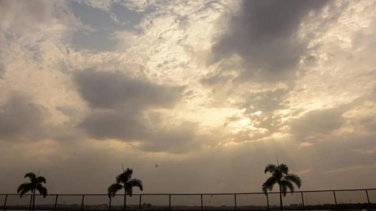 AP Weather: ఆడ ఎండలు, ఈడ వానలు.. ఏపీ లేటెస్ట్ వెదర్ రిపోర్ట్..