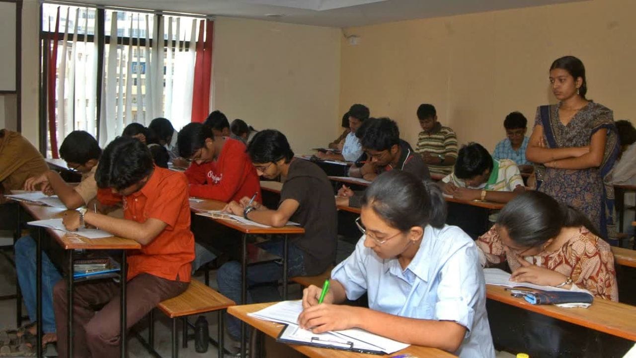 Viral News: వార్నీ ఈ స్టూడెంట్ మాములోడు కాదుగా.. పరీక్షలో ఫెయిల్ అవుతానని కొత్తగా ఏం చేశాడంటే?