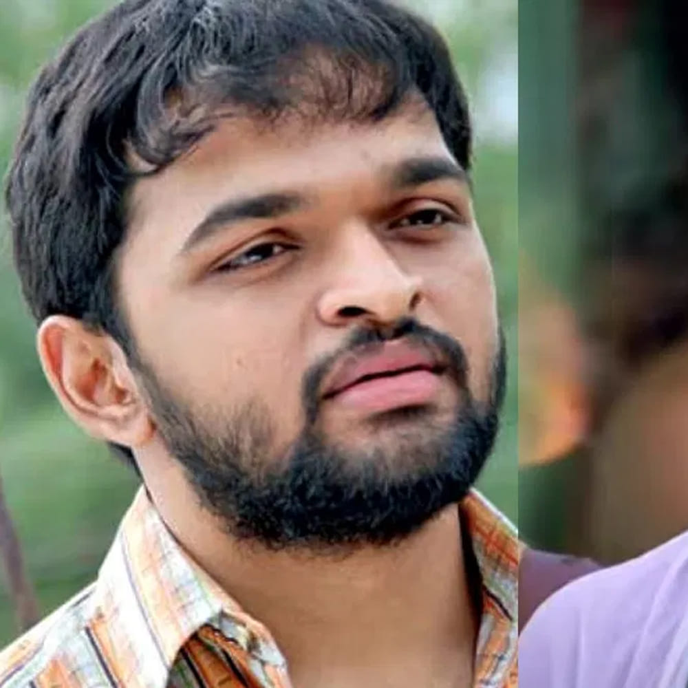 ఆ మధ్య వచ్చిన మిషన్ చాఫ్టర్ 1 చిత్రంలో థామస్ పాత్రలో కనిపించాడు విరాజ్. ఈ సినిమా మంచి విజయాన్ని అందుకుంది. ఈ సినిమాలో అరుణ్ విజయ్ , అమీ జాక్సన్ ప్రధాన పాత్రల్లో నటించారు. ఇక ఇప్పుడు హీరోగా బ్యాక్ టు బ్యాక్ సినిమాలు చేస్తూ దూసుకుపోతున్నాడు. 