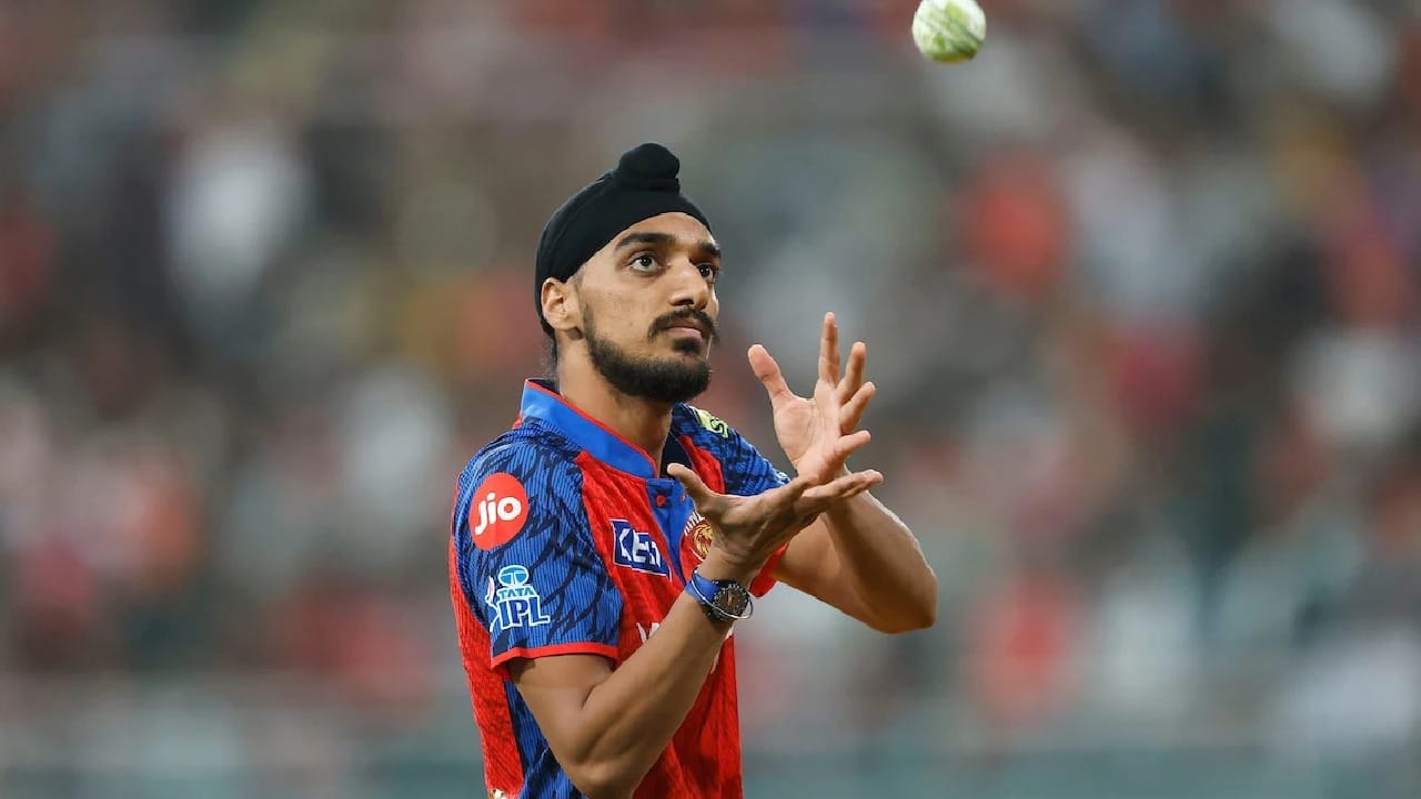 IPL 2026 : ఒక్క ఓవర్లో 11 బంతులు.. ఐపీఎల్‌లో అరుదైన చెత్త రికార్డును మూటగట్టుకున్న పంజాబ్ పేసర్