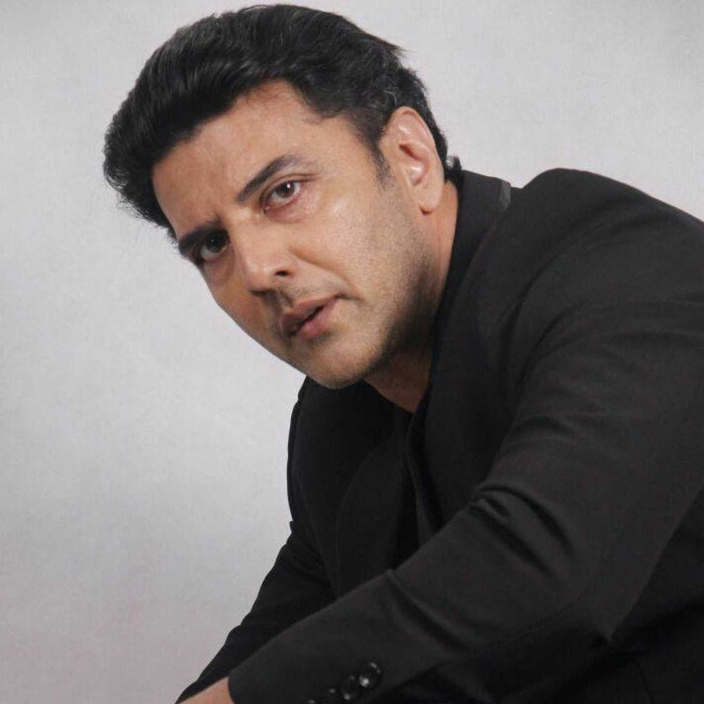 శీతల్ కూడా బబ్లూతో ఉన్న అనుబంధం గురించి సానుకూలంగా స్పందిస్తూ, ఆయనలోని పరిణతి, వ్యక్తిత్వం తనను ఆకర్షించాయని వెల్లడించారు. బబ్లూ పృథ్వీరాజ్‌కు ఇదివరకే వివాహం జరిగింది. ఆయన భార్య పేరు బీనా. వీరికి ఒక కుమారుడు కూడా ఉన్నాడు. అయితే మనస్పర్థల కారణంగా వీరిద్దరూ గత కొన్నేళ్లుగా విడివిడిగా ఉంటున్నారని, చట్టబద్ధంగా విడాకులు కూడా తీసుకున్నారని సమాచారం. 